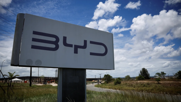 O canteiro de obras da nova fábrica de veículos elétricos da BYD em Camacari, Brasil, fotografado em novembro de 2024 (Fonte da imagem: Adriano Machado/Reuters)