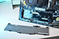Lenovo ThinkPad T14 Gen 7: Bateria removida