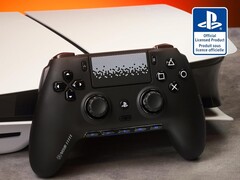 O controle PS5 sem fio Scuf Omega é mostrado