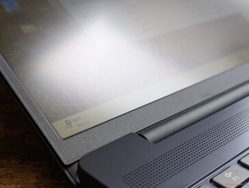 Tela sensível ao toque disponível apenas em algumas opções IPS