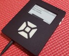 O ePiPod é um projeto barato que usa componentes como um visor E Ink de US$ 6,99. (Fonte da imagem: drhatch)