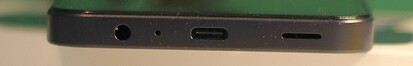 Parte inferior: 3.porta de áudio de 5 mm, microfone, porta USB-C, alto-falante