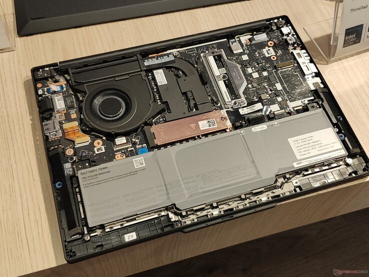 Interior do Lenovo ThinkPad T14 Gen 7.