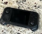 Hands-on do handheld retrô Abxylute E1 Dual-OS