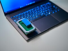 O Intel Panther Lake apresenta até quatro núcleos P Cougar Cove, oito núcleos E Darkmont e quatro núcleos E Darkmont LP na SKU mais avançada. (Fonte da imagem: Alex Waetzel)