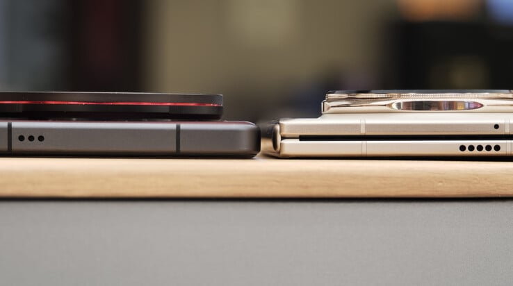 O X200 Ultra e o Magic V5, da esquerda para a direita. (Fonte da imagem: Fenibook)