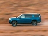 O R1S da Rivian parece ser capaz de percorrer 410 milhas com uma única carga quando equipado com uma bateria Max. (Fonte da imagem: Rivian)
