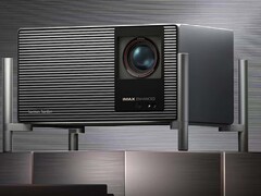 O Titan Noir está disponível em três versões