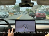 O modo de autocondução completa de Tesla em ação (imagem: Fabian Luque/YouTube)
