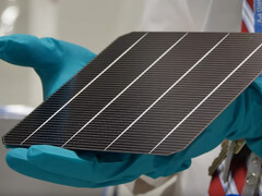 As células estão muito longe do máximo teórico, mas duram. (Imagem: youtube/Oxford PV)