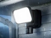 A Govee lançou um novo holofote para uso externo