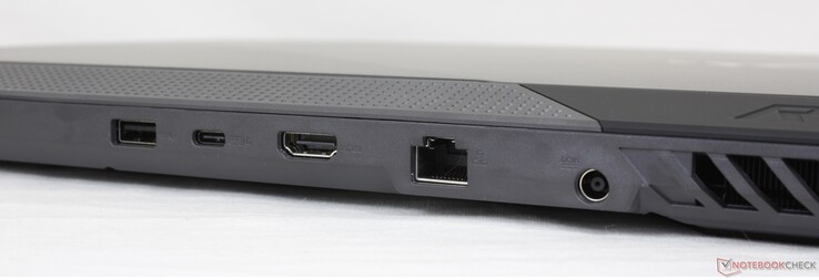 Atrás: USB-A 3.2 Gen. 1, USB-C 3.2 Gen. 2 c/ DisplayPort + Fornecimento de energia + G-Sync, HDMI 2.0b, Gigabit RJ-45, adaptador AC