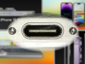 O mundo real Apple iPhone 15 Pro shot parece ter confirmado que uma porta USB-C foi incluída. (Fonte da imagem: 9To5Mac &amp; @URedditor - editado)
