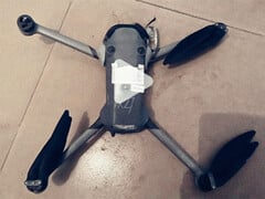 Uma foto de um suposto protótipo do DJI Air 4 do início de 2025.