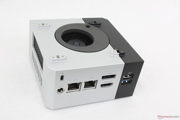 Parte inferior com a tampa metálica externa removida