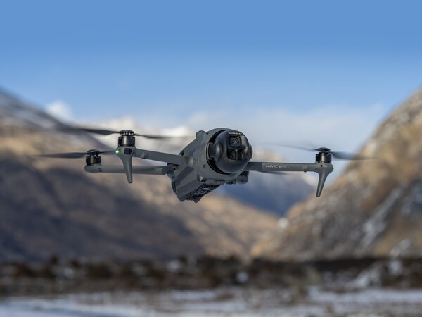 O DJI Mavic 4 Pro tem câmeras triplas como a geração anterior. (Fonte da imagem: DJI)