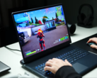 A Dell poderia lançar o primeiro laptop para jogos Alienware com um chip ARM em 2026. (Fonte da imagem: NotebookcheckReviews no YouTube)