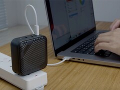 O Carregador INVZI 140 W GaN pode carregar rapidamente o M2 MacBook Air. (Fonte da imagem: INVZI)