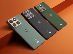 A Motorola lançou o Edge 70 em três cores Pantone. (Fonte da imagem: Motorola)