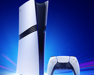 O Sony PlayStation 5 Pro com um controle DualSense