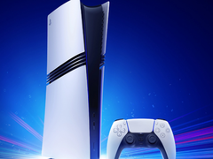 O Sony PlayStation 5 Pro com um controle DualSense