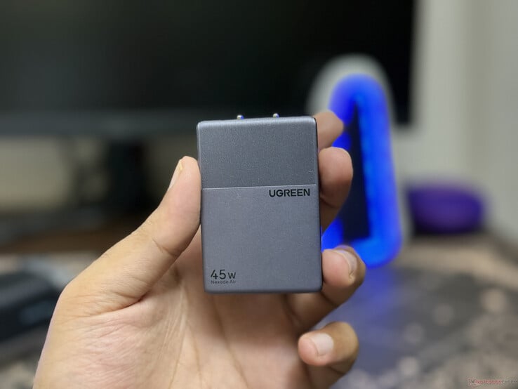 Vista frontal do Ugreen Nexode Air 45W Slim