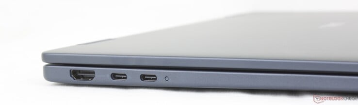 Direita: HDMI 1.4, 2x USB-C Gen. 2 (10 Gbps) com DisplayPort + Power Delivery