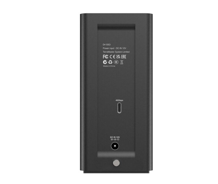 A D4 tem USB Type-C e uma conexão de energia (Fonte da imagem: TerraMaster)