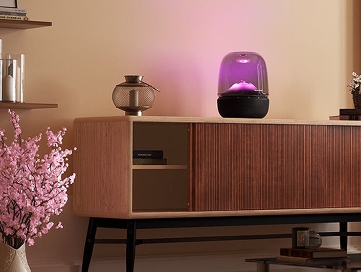 A iluminação do alto-falante Aura Studio 5 pode ser ajustada de acordo com o humor do usuário. (Fonte da imagem: Harman Kardon Japan)