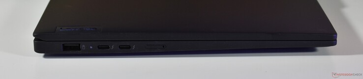 esquerda: USB-A 3.2 Gen 1, 2x Thunderbolt 4, nanoSIM