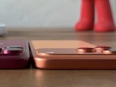 De acordo com uma fonte confiável, espera-se que o iPhone 18 Pro apresente uma atualização na câmera que será claramente visível, mesmo do lado de fora.
