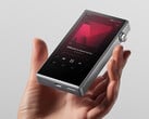 O reprodutor de áudio digital Astell & Kern PD5, com corpo em alumínio, pesa apenas 6,98 oz. (198 g).