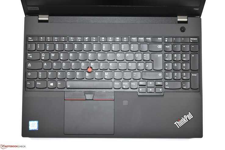 Área do teclado (foto do ThinkPad T590)