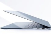 Com 12,3 milímetros, o Samsung Galaxy Book6 Edge é relativamente fino.
