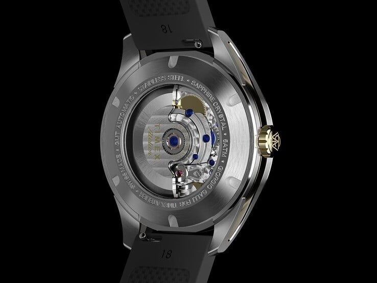 Vista traseira do Timex Atelier GMT Première M1a, mostrando seu movimento GMT automático através do fundo transparente da caixa.