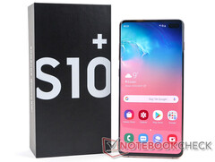 O Galaxy S10 Plus é um dos vários dispositivos da série S10 para receber uma nova atualização. (Fonte de imagem: NotebookCheck)