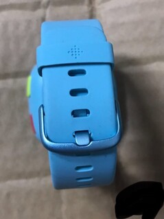 O suposto smartwatch Fitbit adequado para crianças. (Fonte da imagem: 9to5Google)
