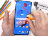 O Mi 11 suporta um clássico teste on-line. (Fonte: YouTube)