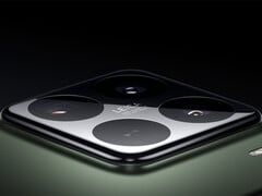 Espera-se que a Xiaomi substitua o 15 Pro, na foto, antes do final do próximo mês. (Fonte da imagem: Xiaomi)
