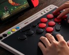 O novo controle de arcade da 8bitdo, disponível a partir de 15 de julho de 2025. (Fonte da imagem: 8bitdo)