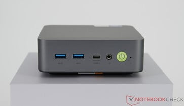 GMKtec NucBox K17 - Conectores do painel frontal