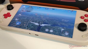 A porta USB Tipo C está localizada na parte inferior, o que nos parece bastante desfavorável sem um conector angular