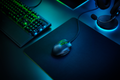 O novo mouse Razer Naga X MMO é 30% mais leve que o Naga Trinity (Fonte: Razer)