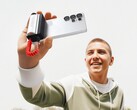 O novo Grip Power Bank da Sharge (foto) funciona também como um controle remoto de câmera. (Fonte da imagem: Sharge)