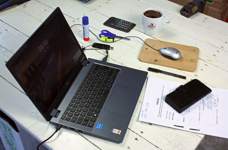 Acer TravelMate P4 TMP414-53-58XQ - sem querer se destacar, o laptop de 14 polegadas oferece qualidades de escritório doméstico