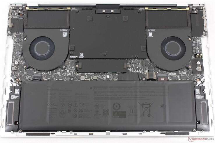 Parte interna do Dell 16 Premium DA16250