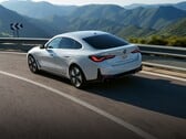 O próximo BMW i4 eDrive35 sucederá ao eDrive40 como a variante mais acessível do elegante modelo EV alemão (Imagem: BMW)