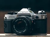 Diz-se que a Canon EOS R8 Mark II se inspirou no design da Canon AE-1