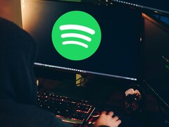 Os criminosos cibernéticos tentam atrair os usuários do Spotify para sites fraudulentos por meio de listas de reprodução enganosas e podcasts de spam. (Fonte da imagem: Pexels / Anete Lusina)
