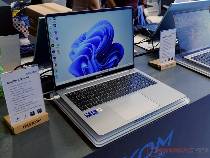 O Geekom GeekBook X16 Pro (Fonte da imagem: Notebookcheck)